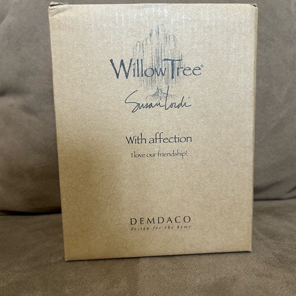 Willow Tree ‘With Affection’ Angel with Cat - Cream and Brown - Picture 10 of 11